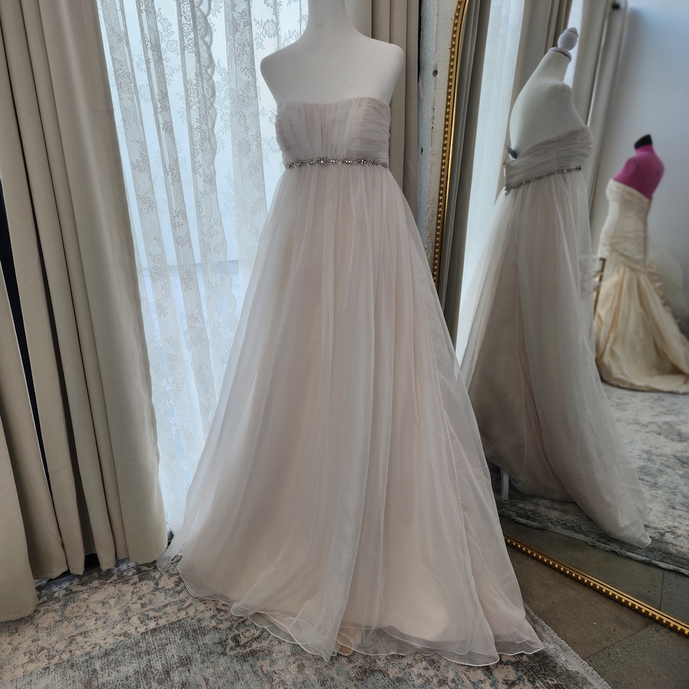 Elegant Cream Wedding Dress